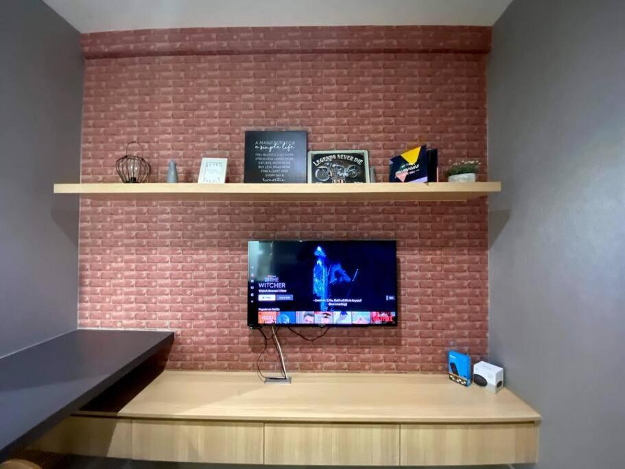 Icity 1bedroom Near Mall Free Parking & Wifi Apartemen *