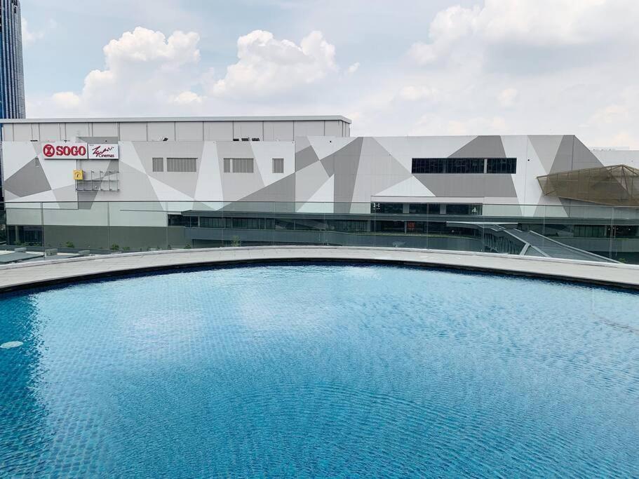 Icity 1bedroom Near Mall Free Parking & Wifi Apartment
